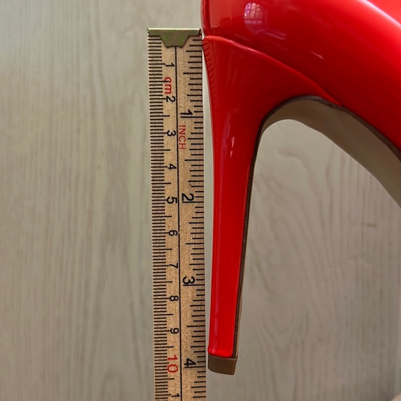 BCBGeneration Lenny Smooth Soft Patent Pumps - Pointed Toe Heels, Size 7 B - EUC - Picture 14 of 17